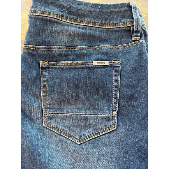 Chicos Women’s Blue  Denim 1.5/S So SlimmingCropDistressed Pants Office/Casual - Picture 7 of 9